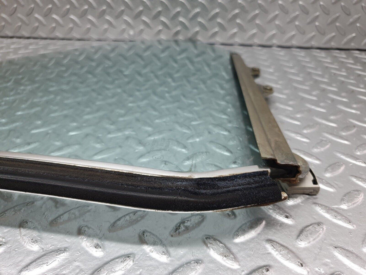 44183 Mercedes-Benz C123 230CE Coupe Rear Left Window Glass