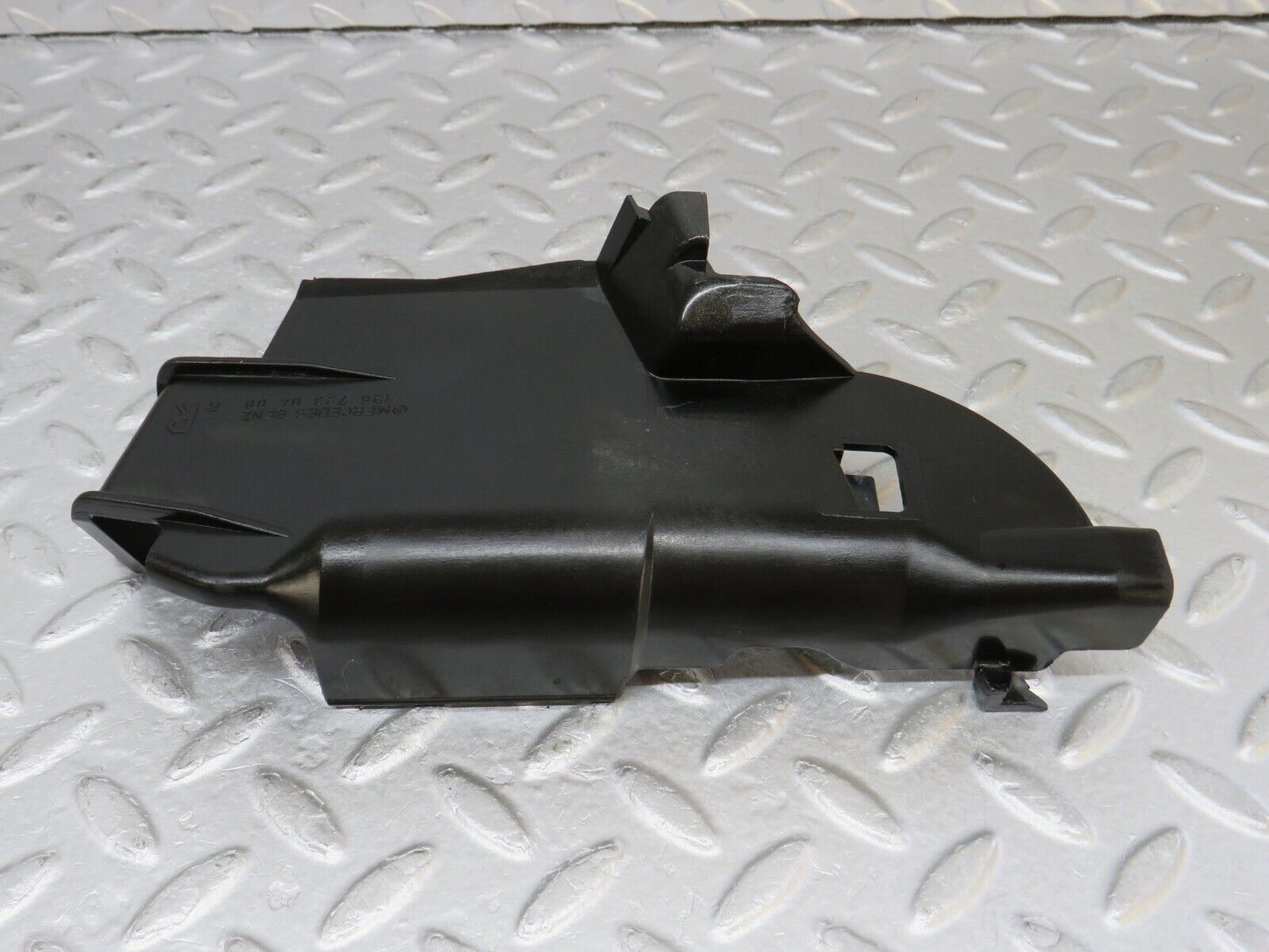 36034 Mercedes-Benz W126 420SE Front Right Door Lock Inner Cover 1267230408