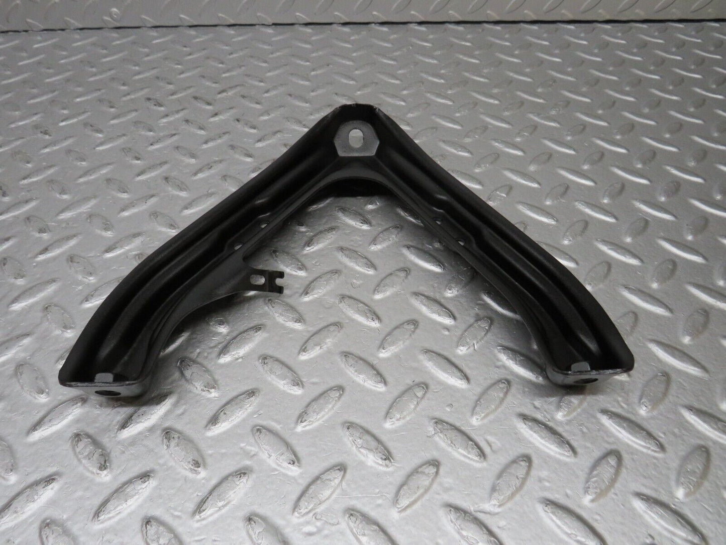 36773 Mercedes-Benz W201 190E 2.0L Air Intake Manifold Bracket