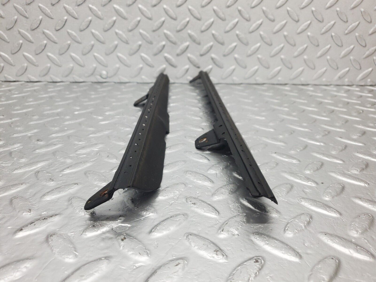 46148 Mercedes-Benz W124 Sunroof Rubber Cover Trim 1407800292 1407800192
