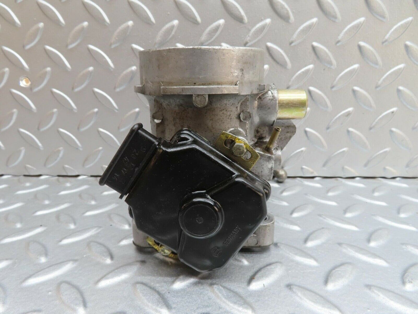 13712 Mercedes-Benz R107 450SL Throttle Body Valve With Position Switch
