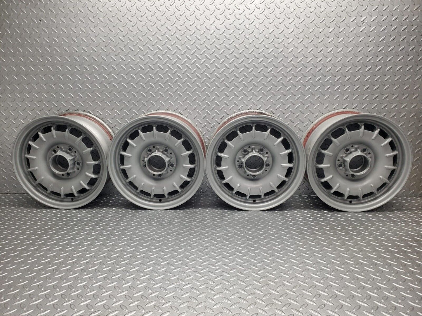 46812 Mercedes-Benz Alloy Wheel Set Mexican Hat 6Jx14H2 ET30 1084000902