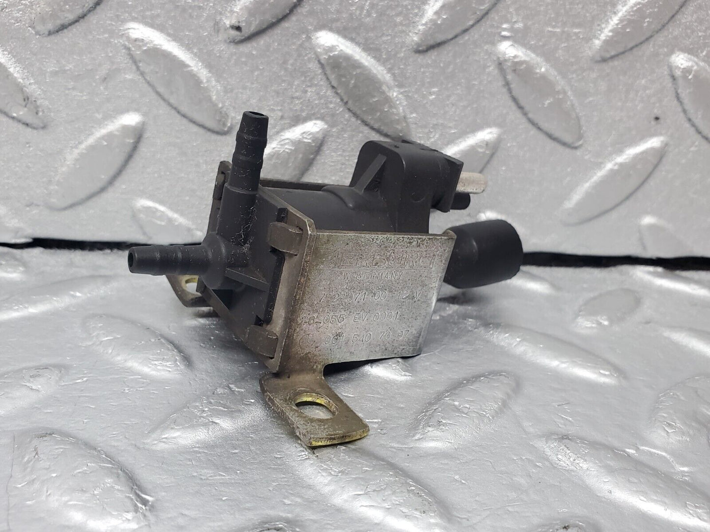 45540 Mercedes-Benz W126 420SE Vacuum Control Valve Pierburg 0015407097 7.21071.00