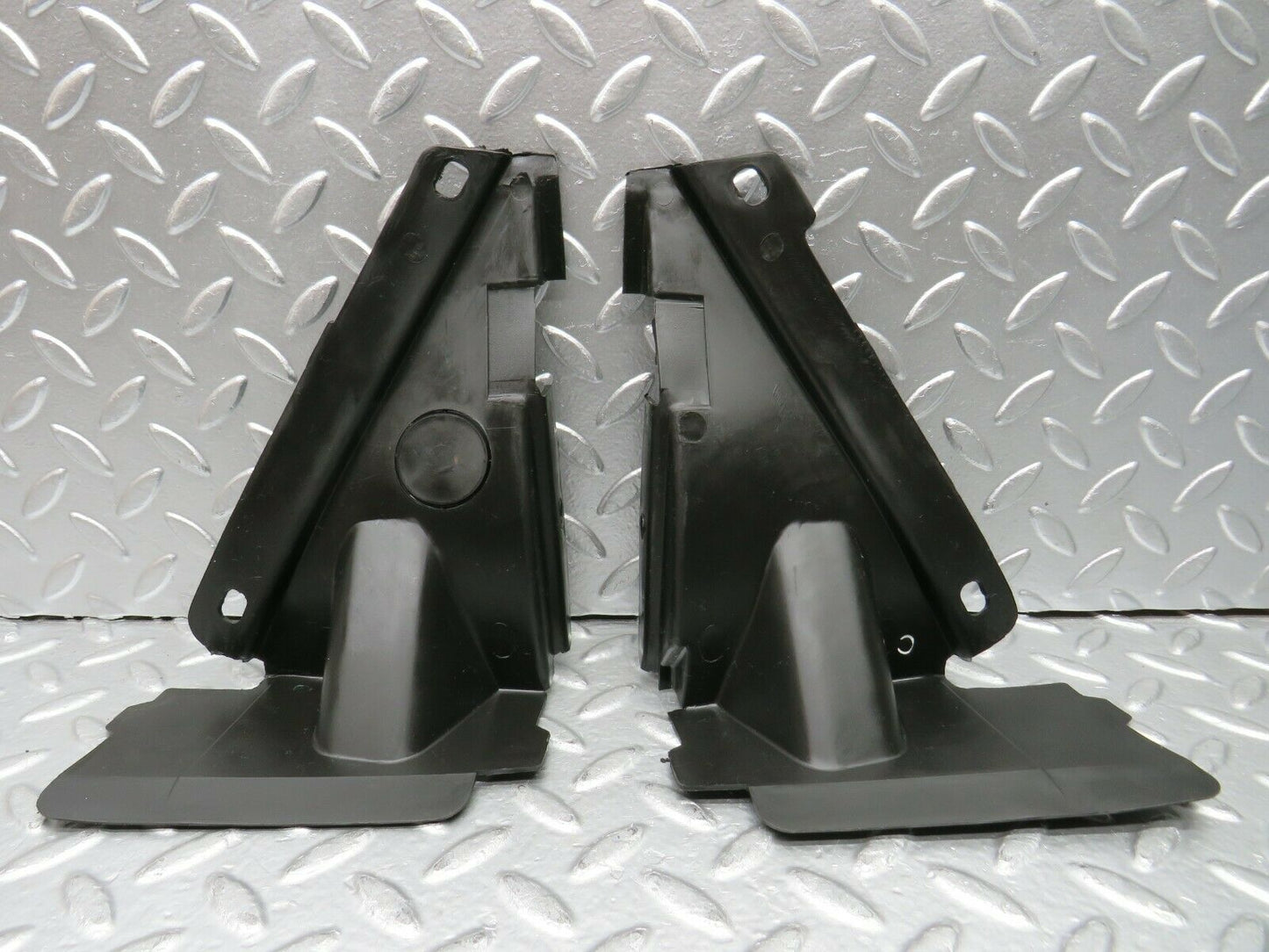 22578 Mercedes-Benz C124 E220 Covering Side Member Pair 1246280907 1246281007