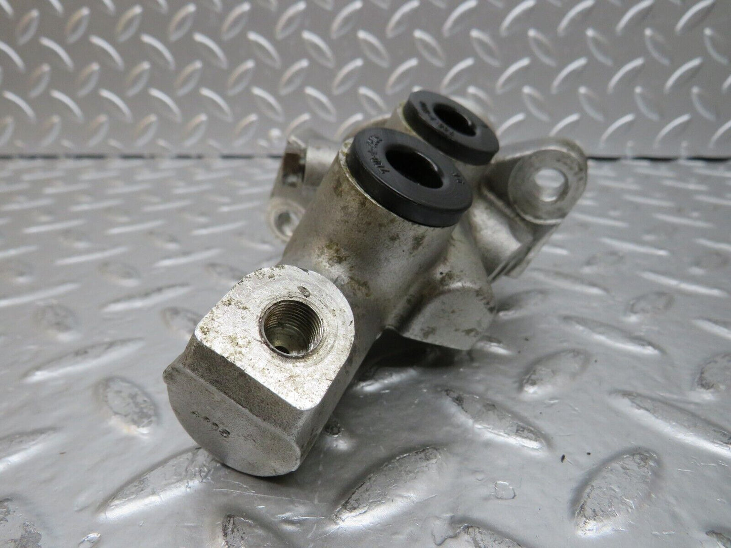 25121 Mercedes-Benz W201 190D  Brake Master Cylinder