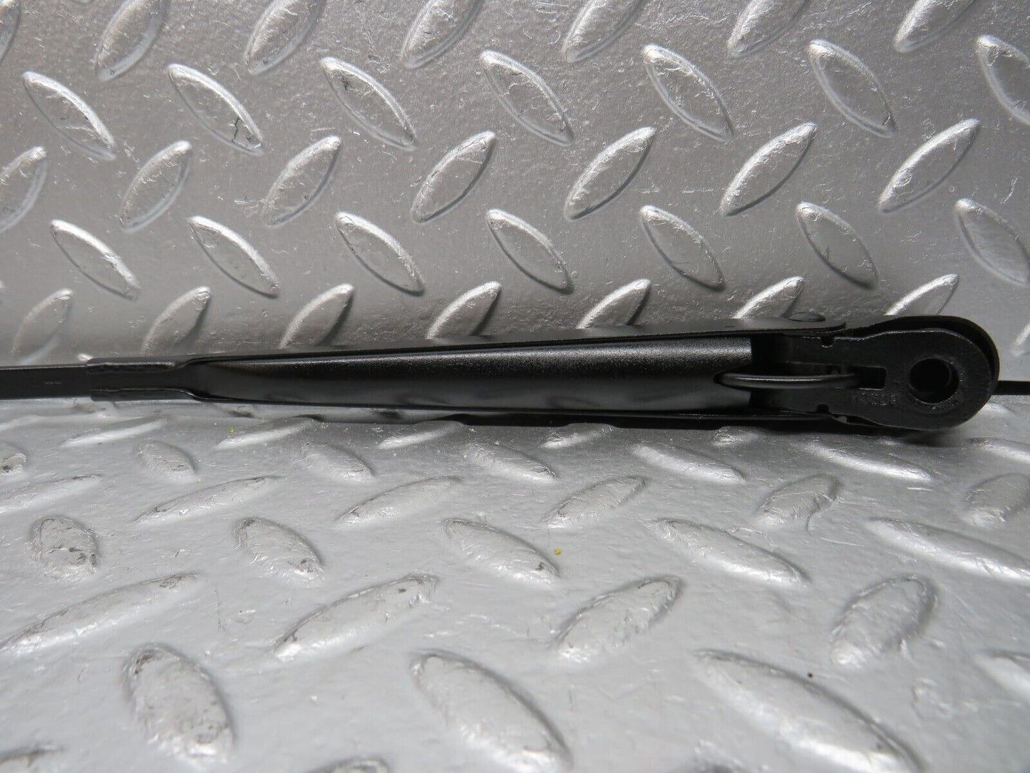 31161 Mercedes-Benz W123 200D Wiper Arm Bosch Left Side