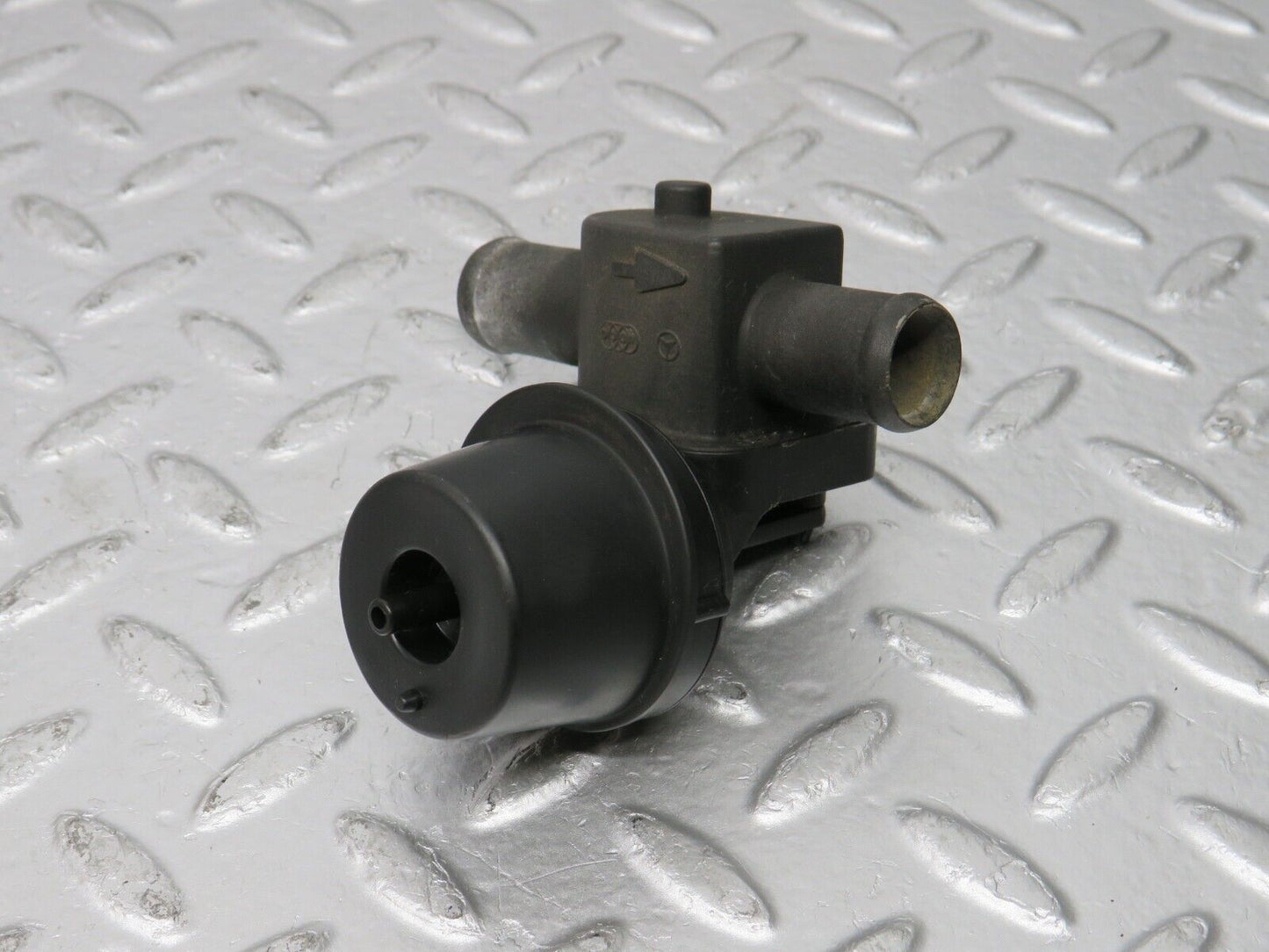 31627 Mercedes-Benz W201 190LE 1.8L Heater Control Valve