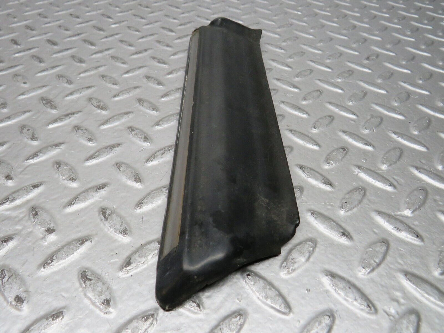 28618 Mercedes-Benz W123 280E Front Left Fender Wing Lower Moulding Trim