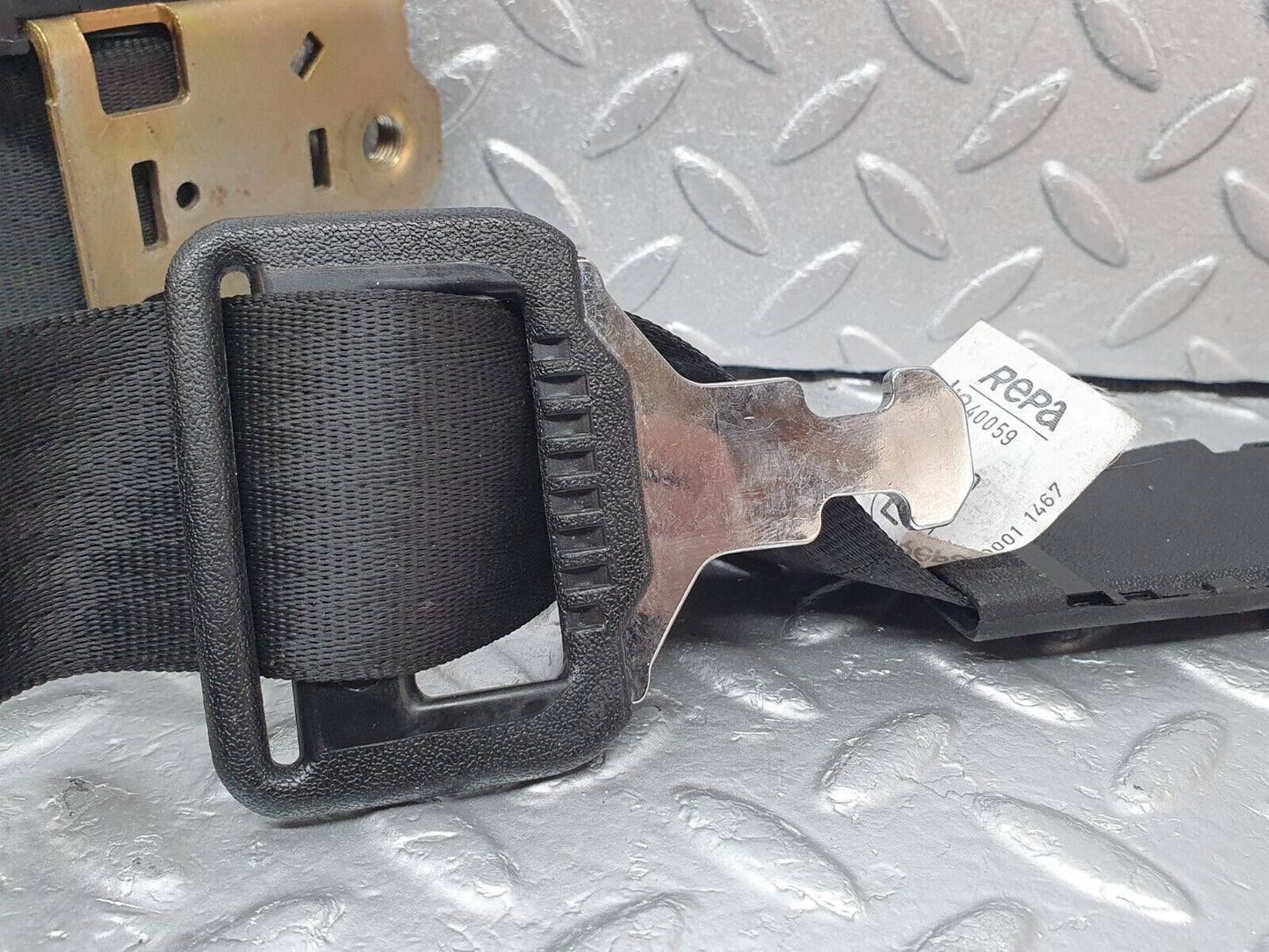 43864 Mercedes-Benz C126 380SEC Coupe Front Left Seat Belt With Buckle 1268603985 1268603269