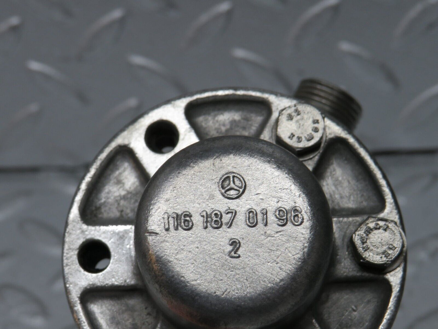 33065 Mercedes-Benz C107 R107 350 V8 Oil Pressure Damper 1161870196 1161870494