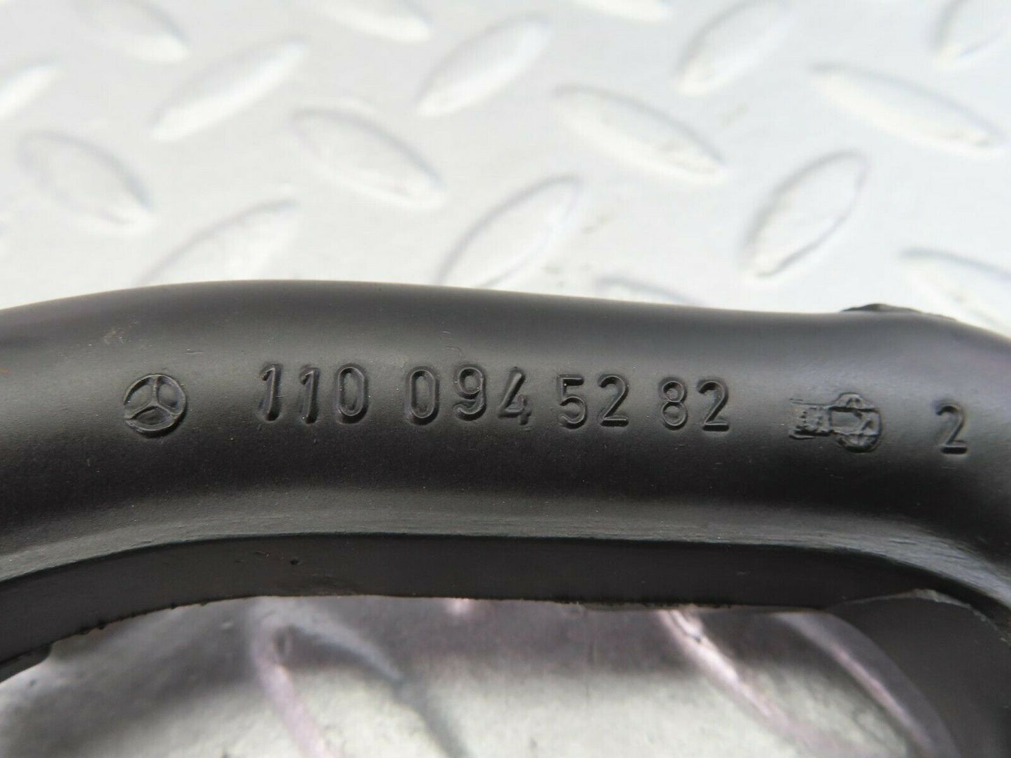 9834 Mercedes-Benz C123 280CE Coupe Air Intake Pipe 1100945282