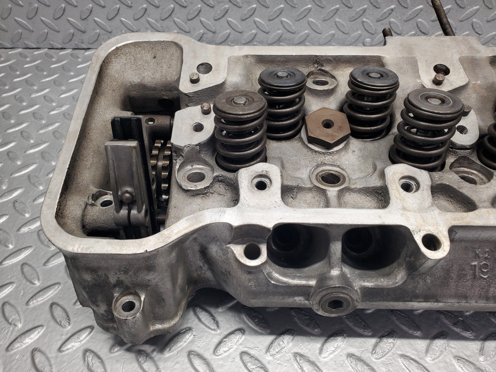 W112 cylinder head used OEM