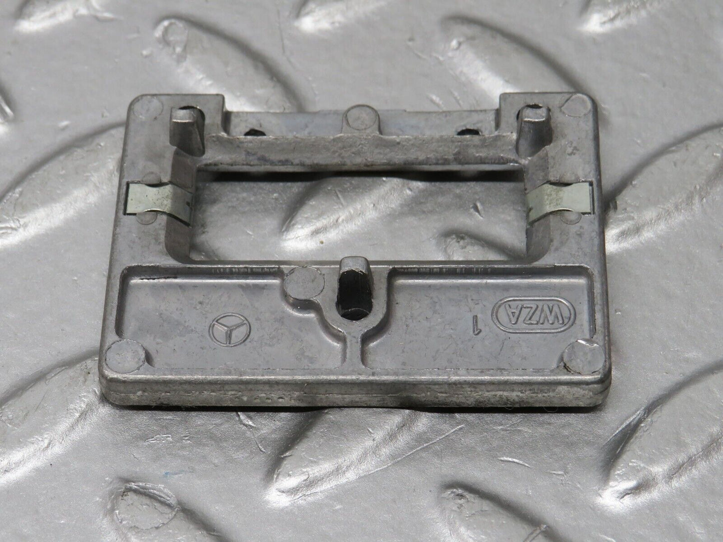 33941 Mercedes-Benz W124 260E Rear View Mirror Mount Bracket