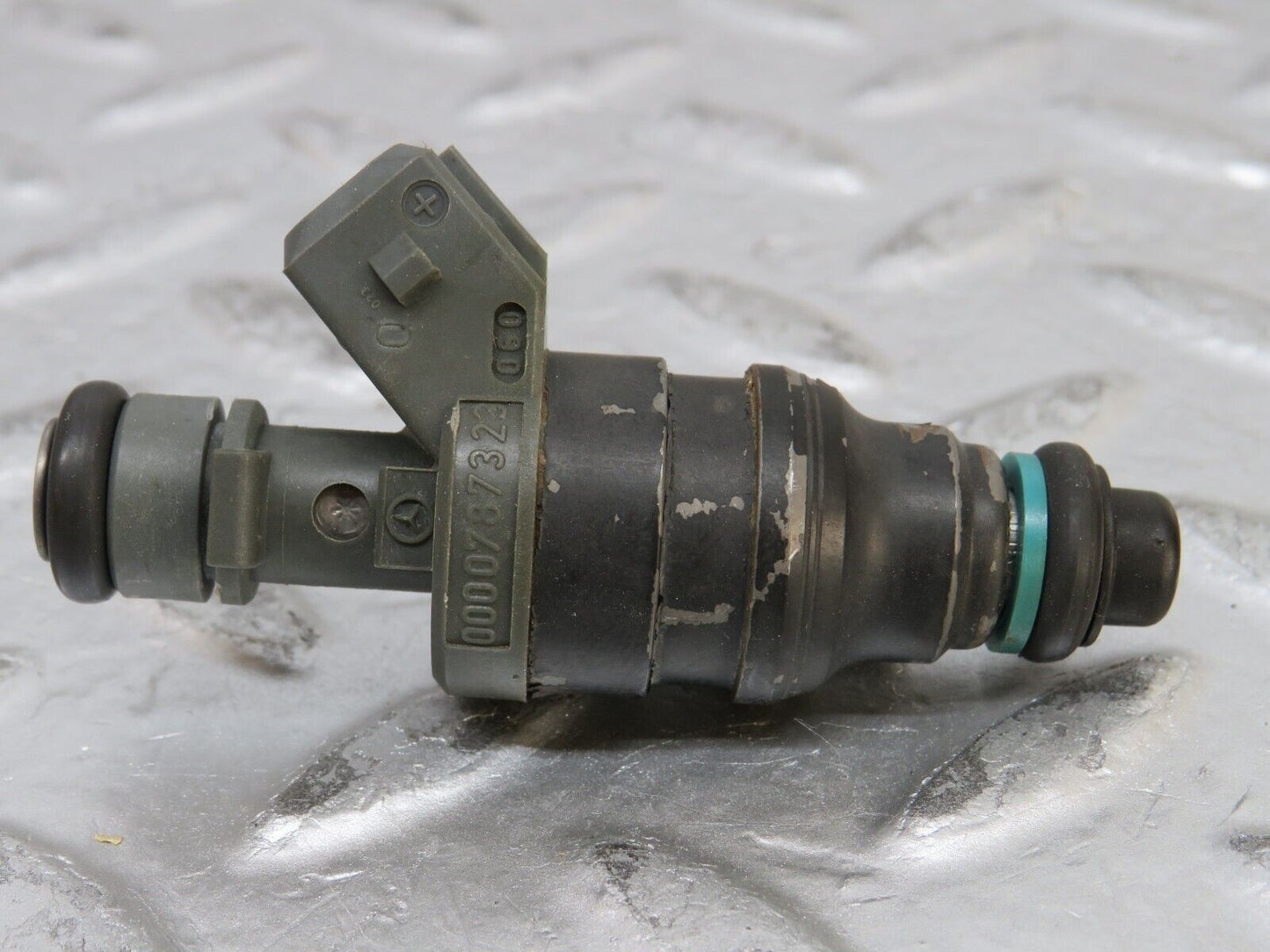 26715 Mercedes-Benz C124 220CE Coupe Fuel Injector Bosch 0000787323 0280155209