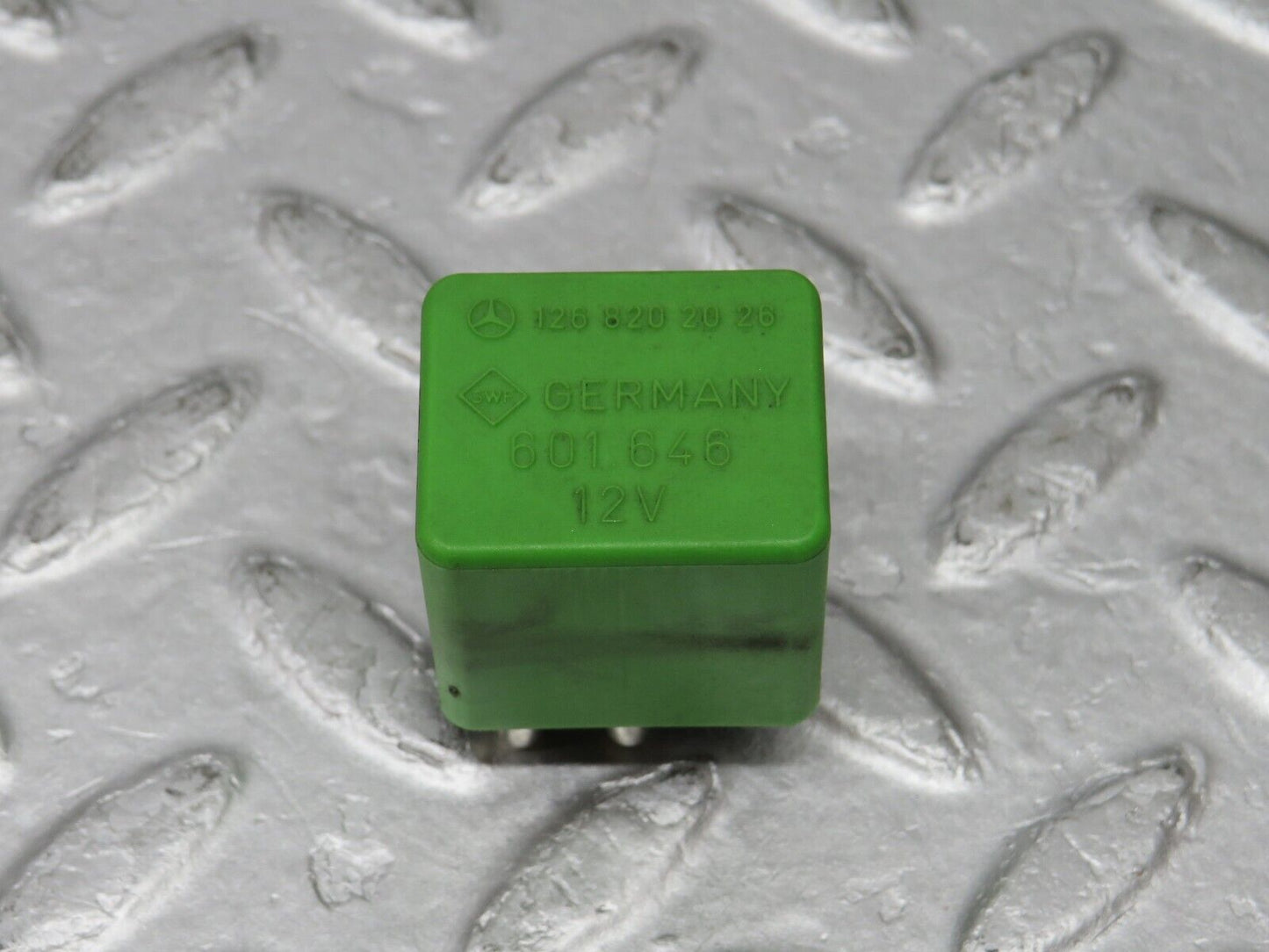 36087 Mercedes-Benz W126 420SE Headlight Wiper Relay 1268202026