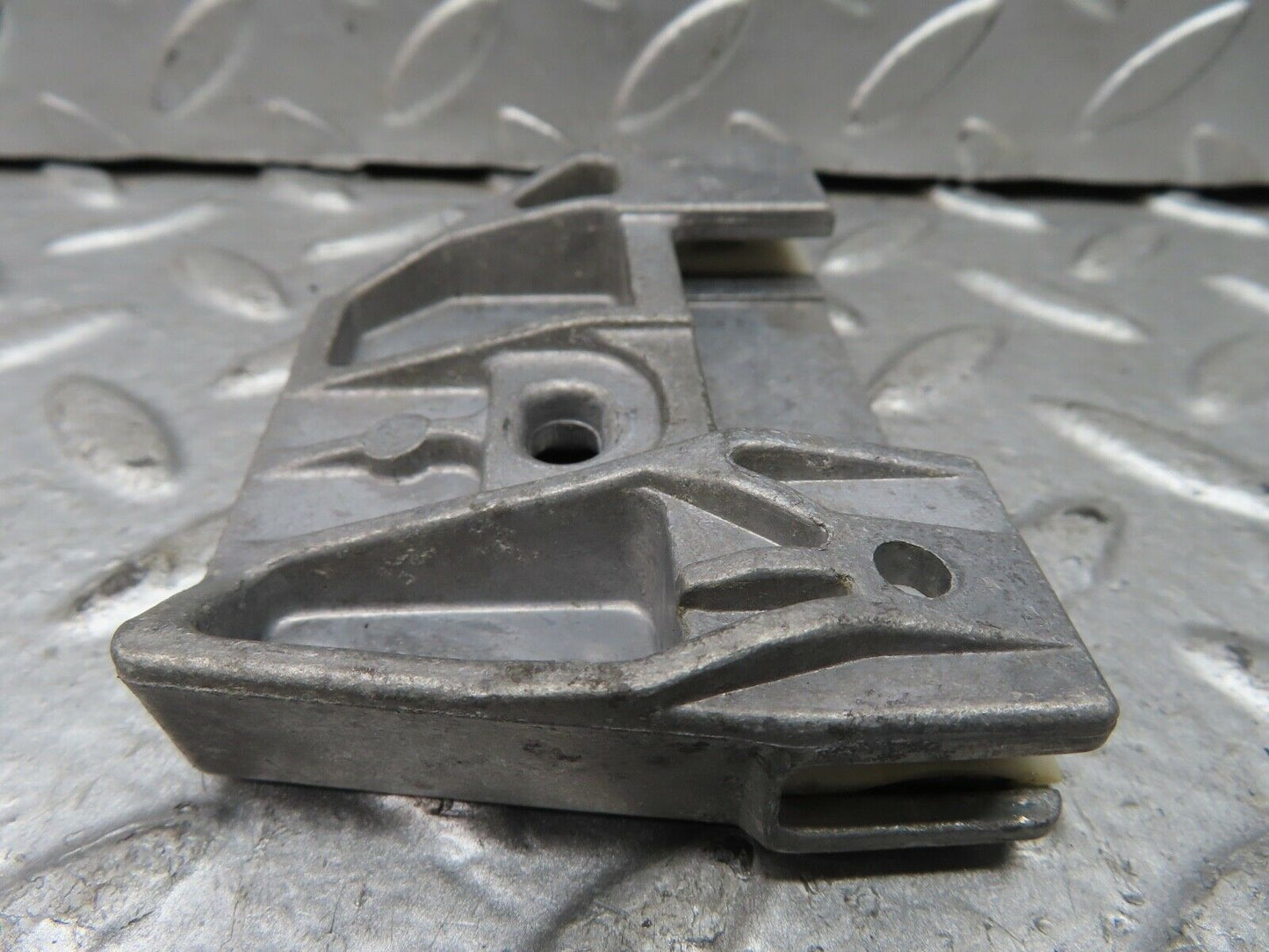 19630 Mercedes-Benz C140 CL420 Coupe Door Window Guide Bracket 1247250432