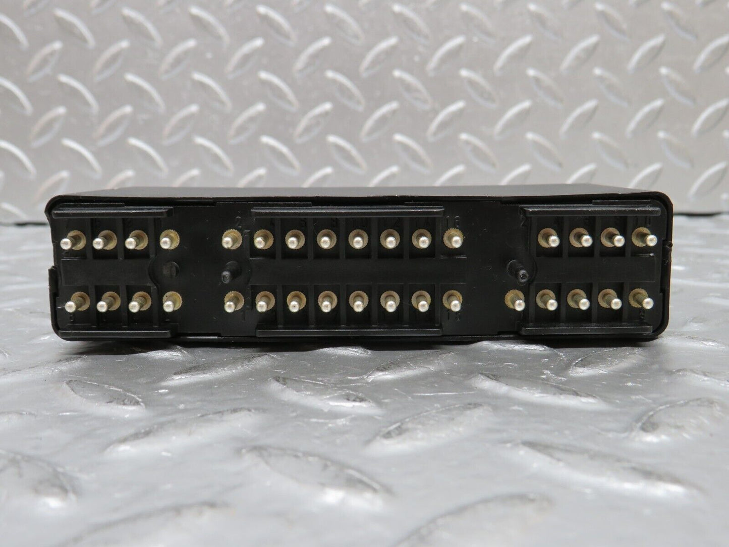 32478 Mercedes-Benz S124 300TE Wagon Light Control Relay 1265420032