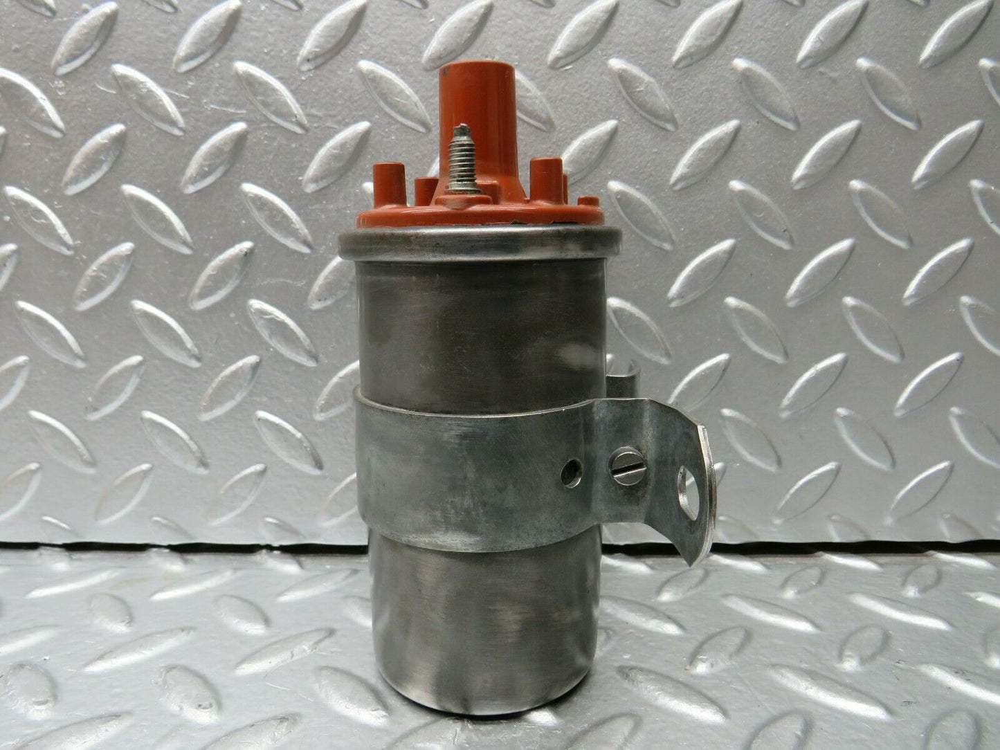24075 Mercedes-Benz W123 280E Ignition Coil Bosch 0221118307 0001584003