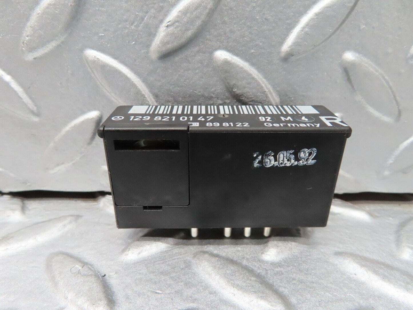17245 Mercedes-Benz R129 300SL Coupe Right Seat Locking Relay 1298210147