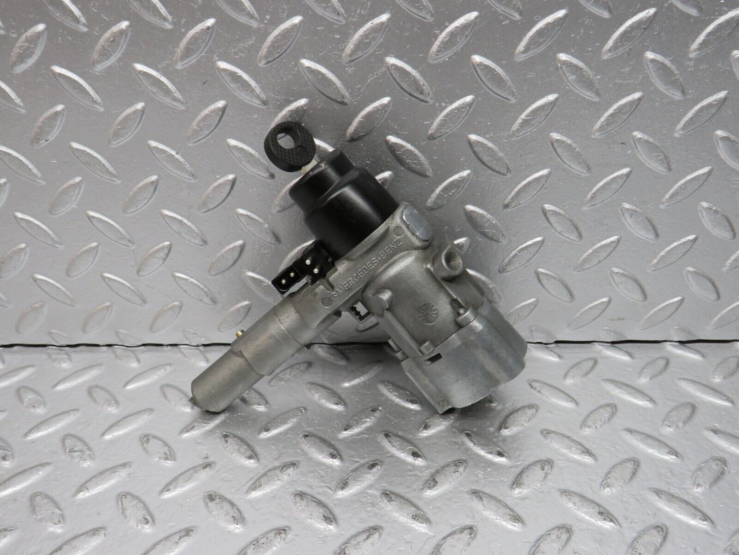 31513 Mercedes-Benz S124 300TE Wagon Steering Lock Ignition Switch With Key