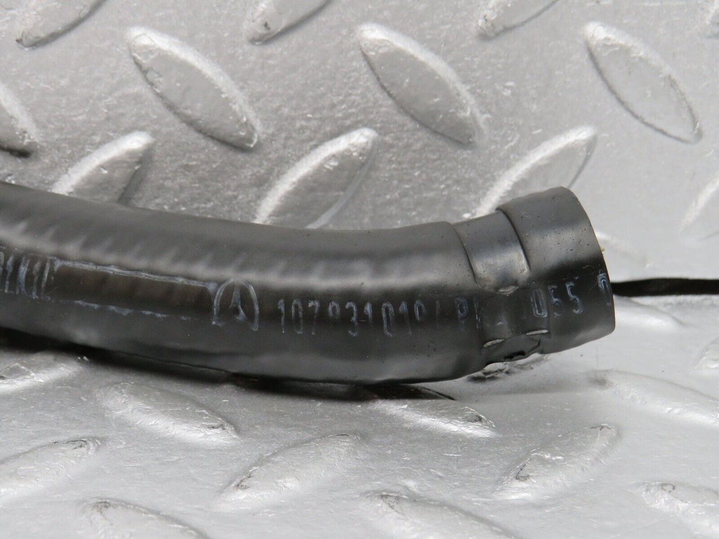 39175 Mercedes-Benz R107 500SL Heater Hose Pipe 1078310194