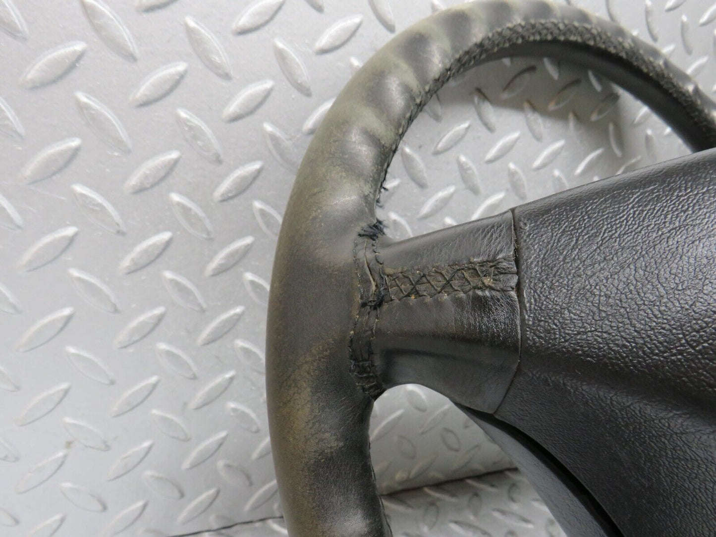 37845 Mercedes-Benz A124 320E Cabriolet Steering Wheel 507294