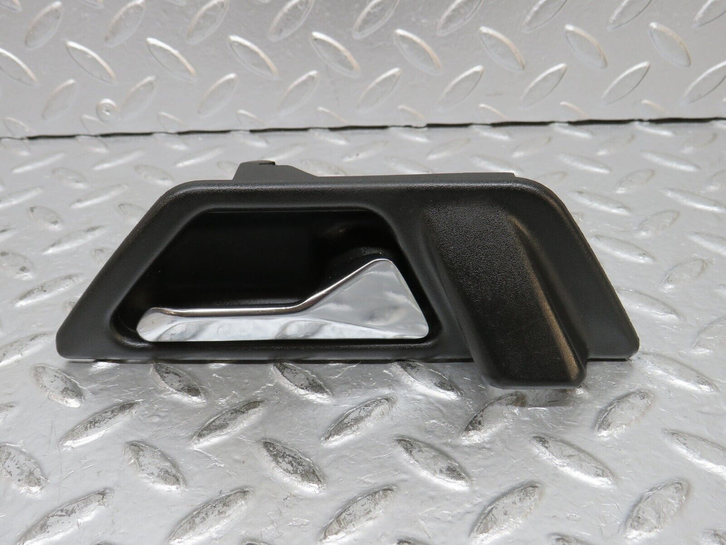 31889 Mercedes-Benz W124  Interior Door Handle Right Side 1247600261