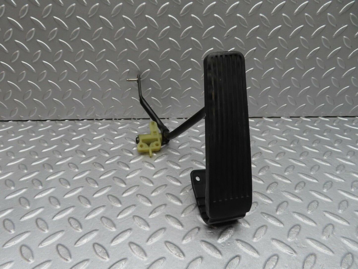 11969 Mercedes-Benz R129 300SL Coupe Accelerator Pedal With Linkage