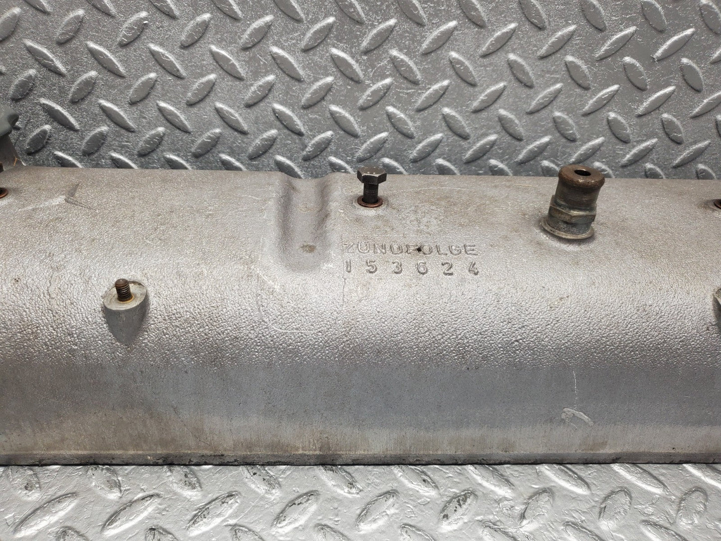 W112 cylinder head cover used OEM