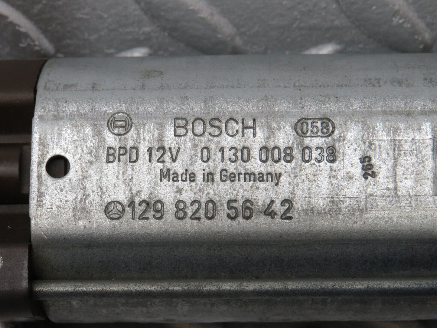 36822 Mercedes-Benz R129 300SL-24 Front Right Seat Adjustment Motor Bosch 1298205642 0130008038