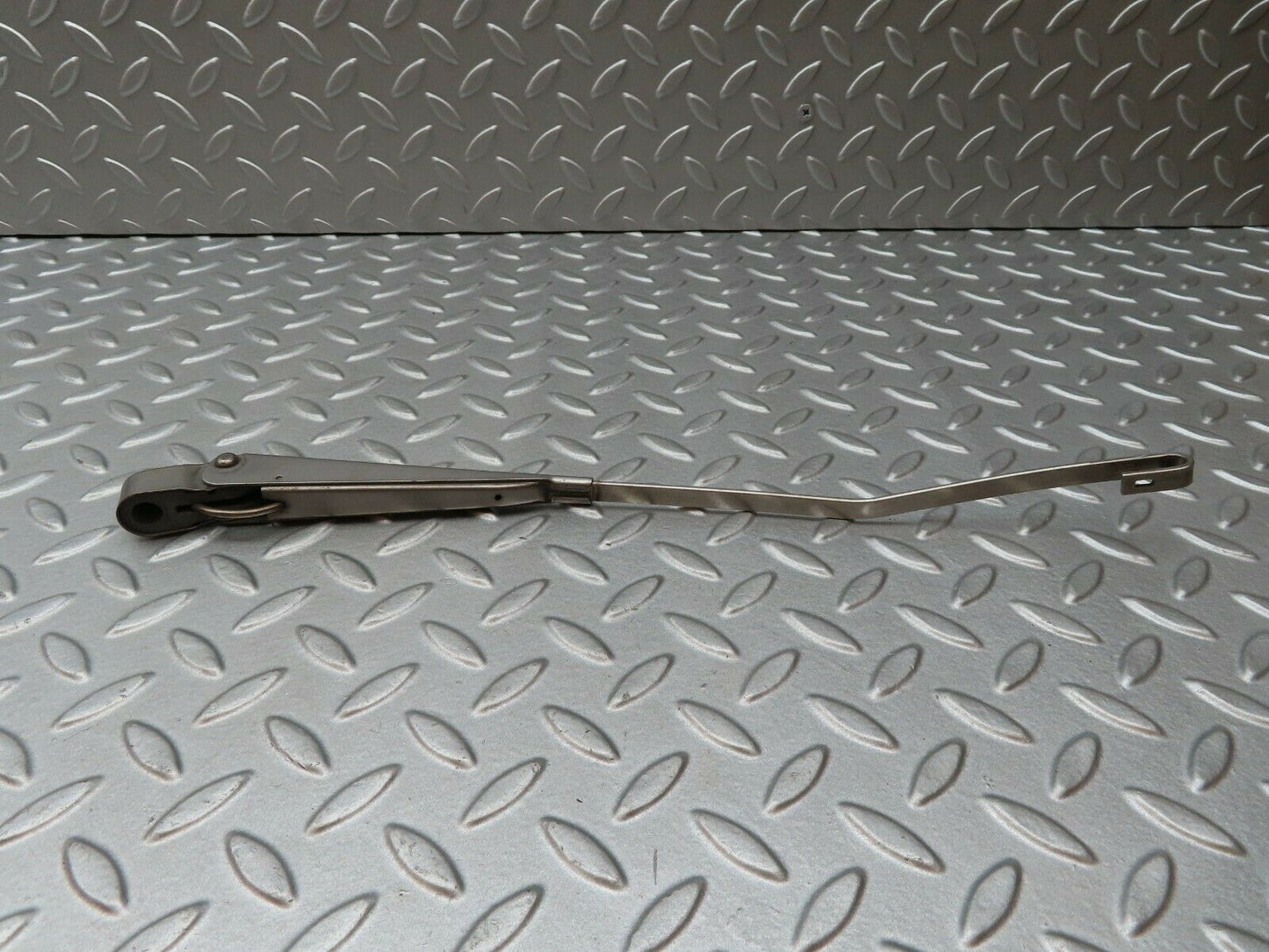 4659 Mercedes-Benz W114 280CE Coupe Front Right Wiper Arm