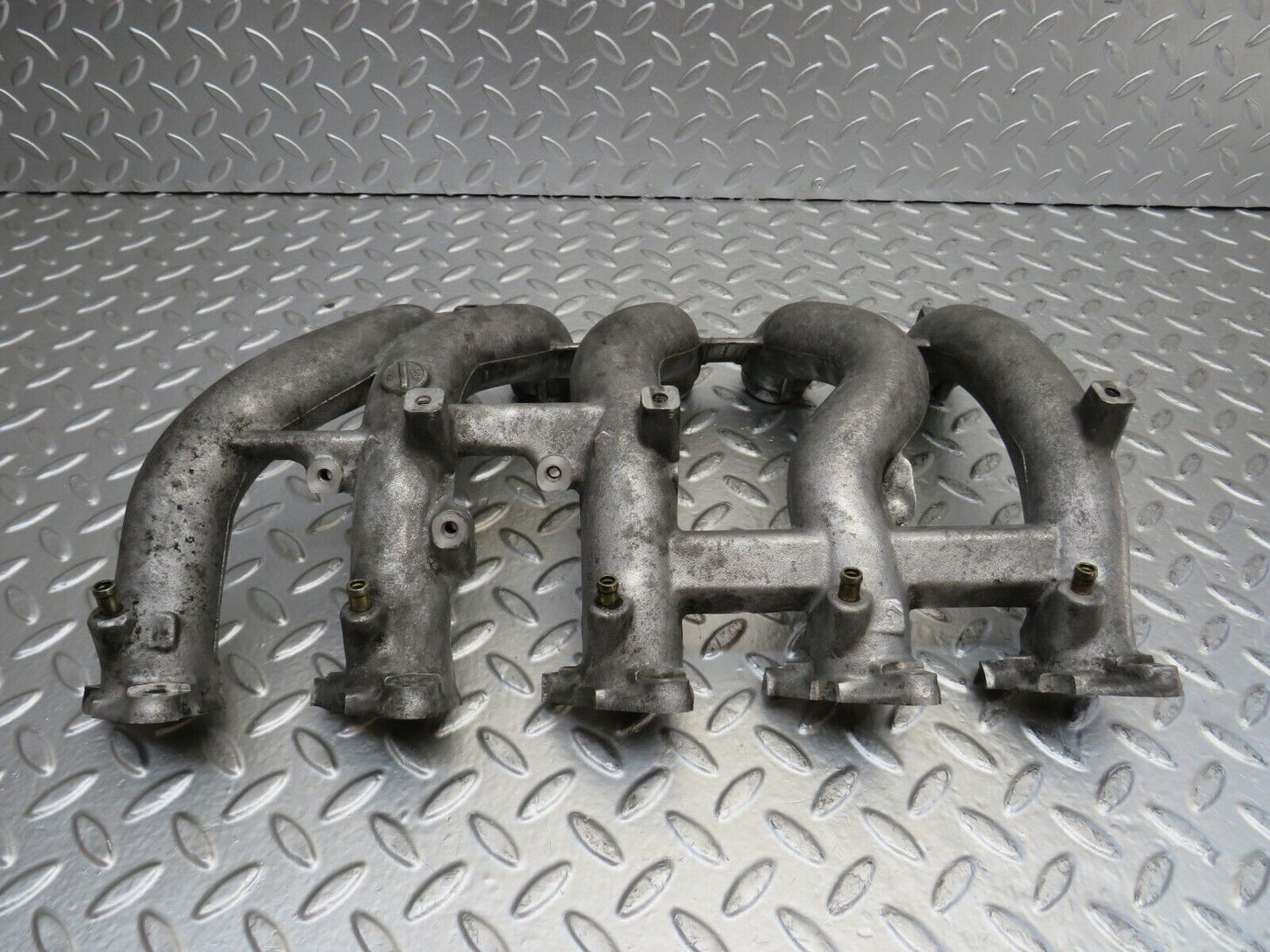 25388 Mercedes-Benz W201 190D Air Intake Manifold 6021410201