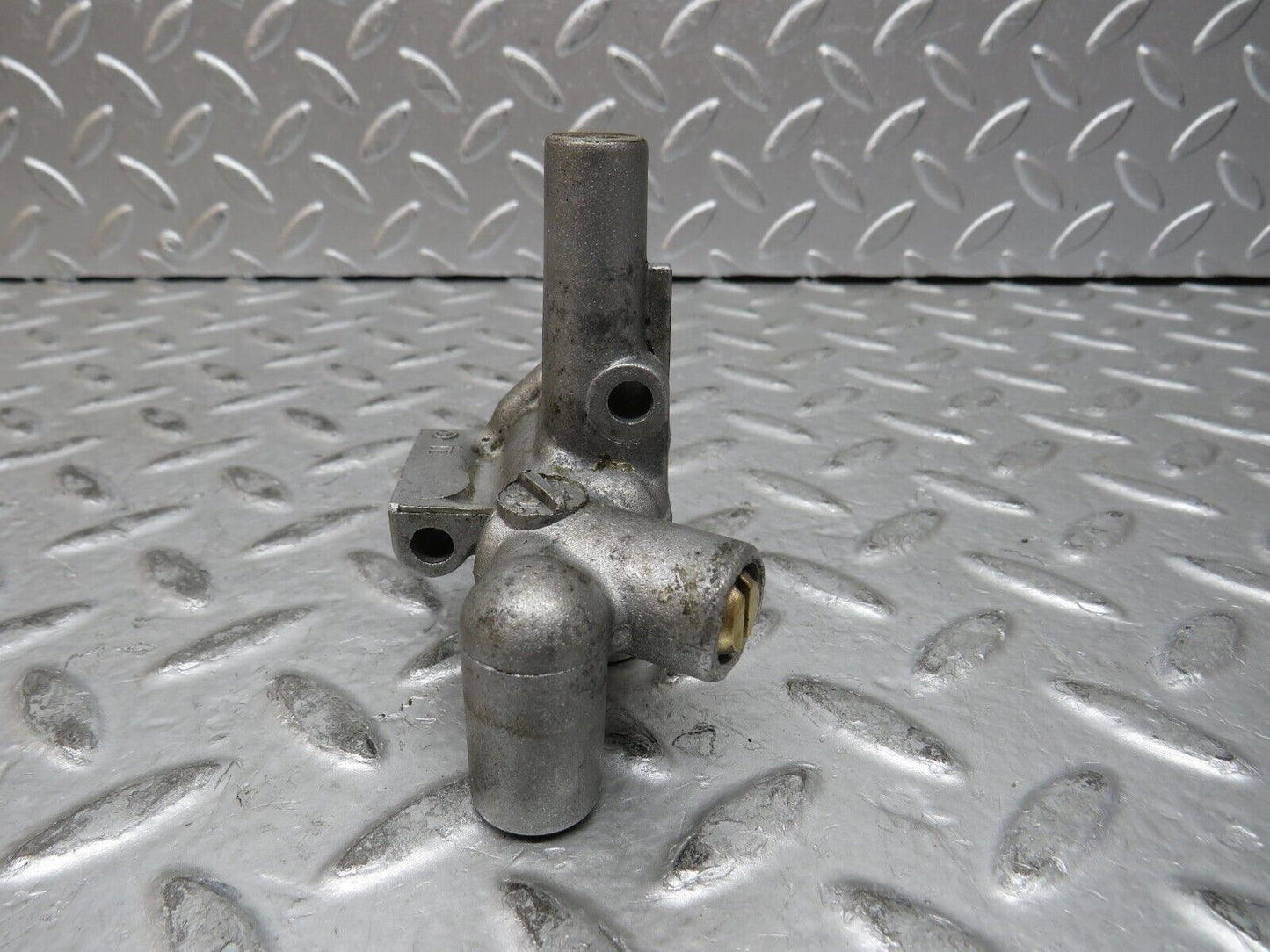 28820 Mercedes-Benz W123 230E Idle Control Valve 1020941212