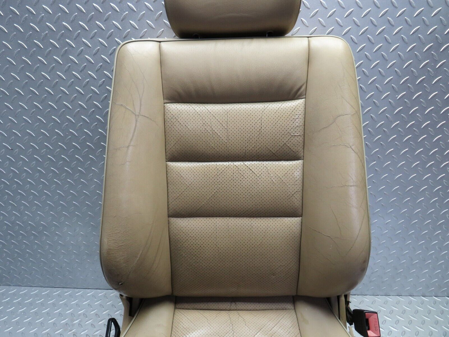 28971 Mercedes-Benz C124 320CE Coupe Front Right Seat Leather Beige