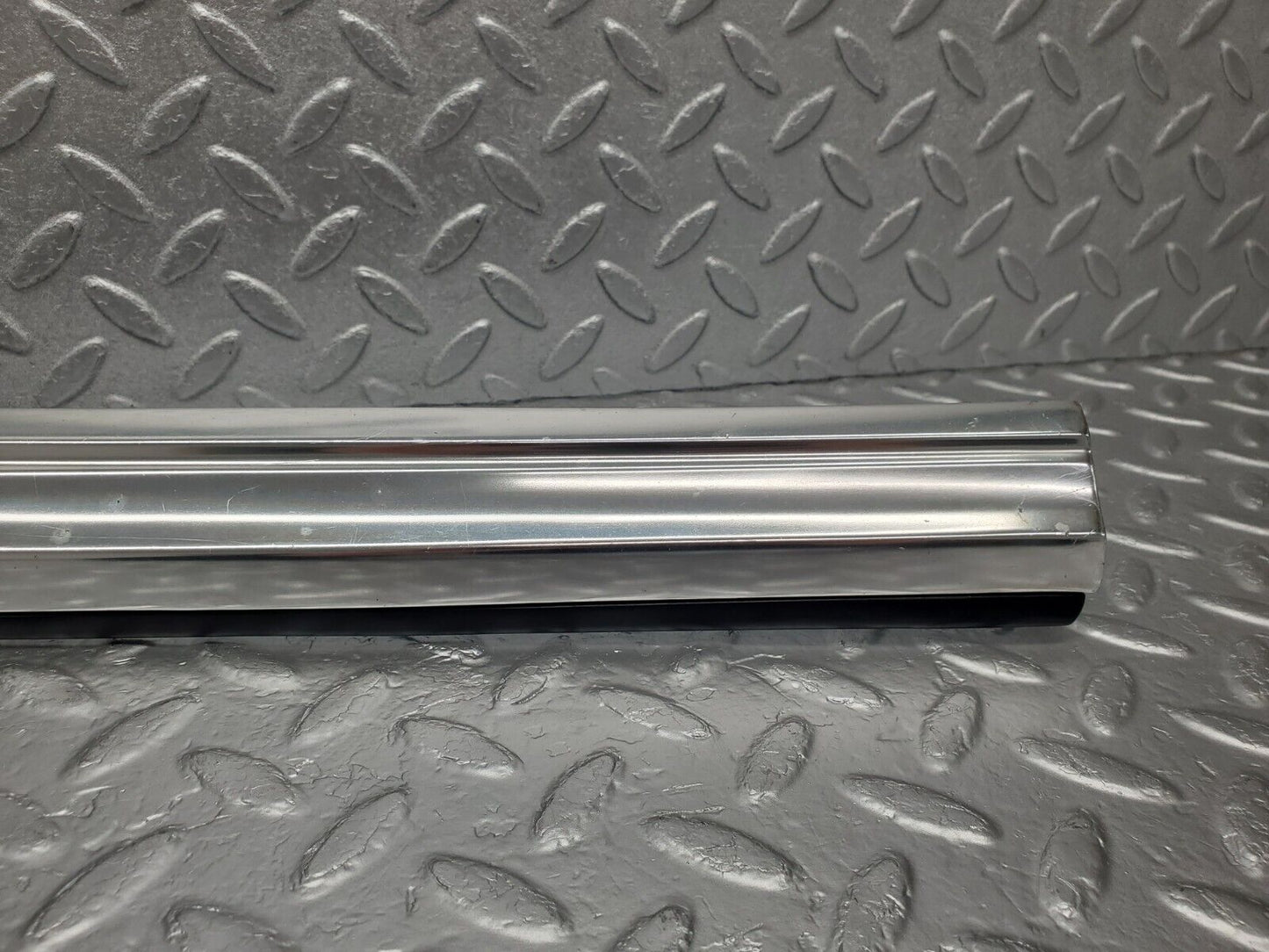 46505 Mercedes-Benz C123 280CE Coupe Rear Right Roof Chrome Moulding Trim