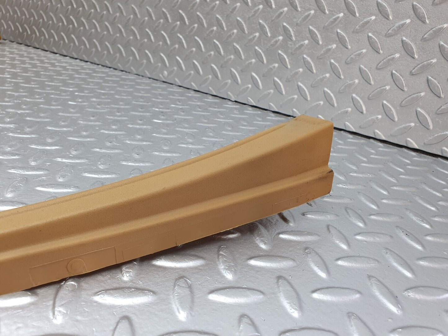 41570 Mercedes-Benz W124 200E Rear Right Door Window Frame Trim Palomino 1247350271
