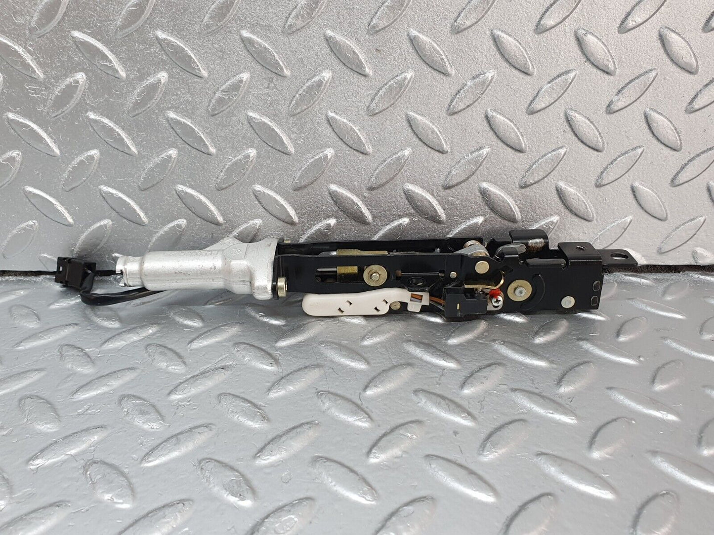 42156 Mercedes-Benz R129 320SL Coupe Soft Top Lock Latch Left 1298000774 1298001672