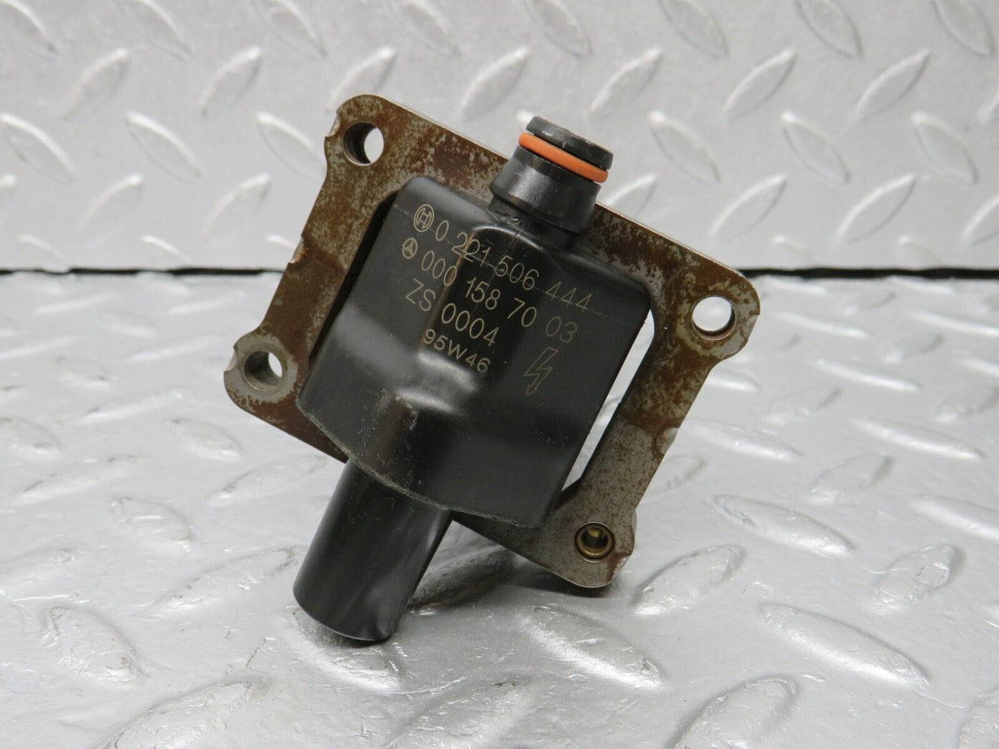 39494 Mercedes-Benz R129 320SL Coupe Ignition Coil 0001587003 0221506444 0001593542