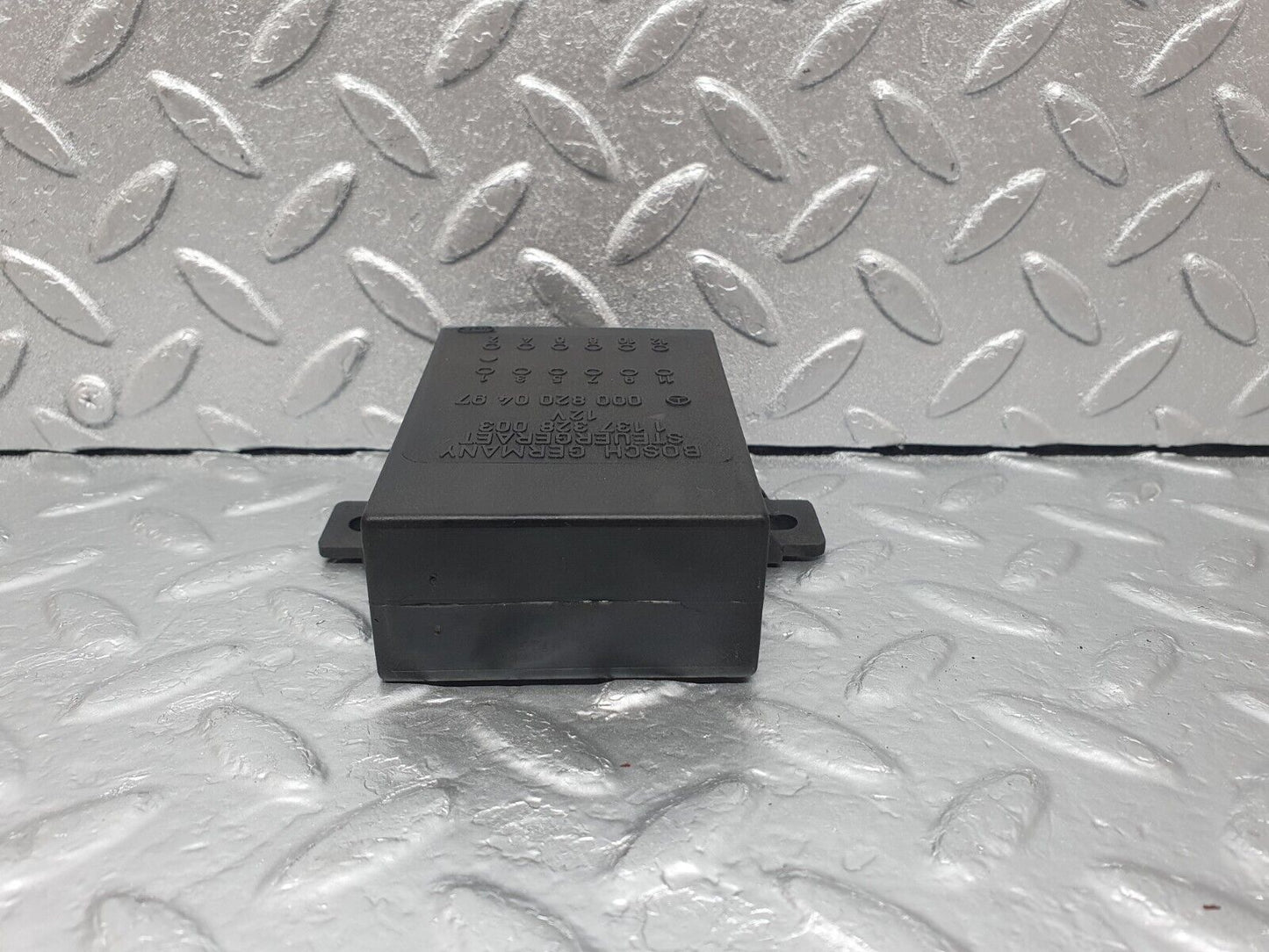 43522 Mercedes-Benz C126 380SEC Coupe Seat Belt Presenter Relay 0008200497