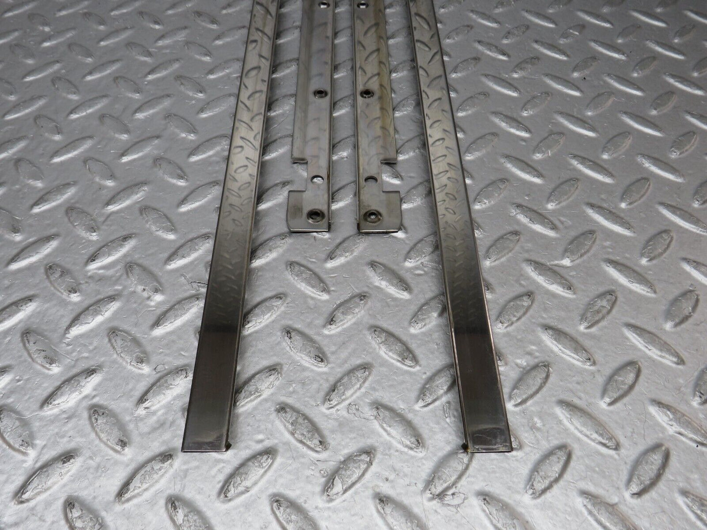 36215 Mercedes-Benz W126 420SE Sunroof Chrome Trim Set