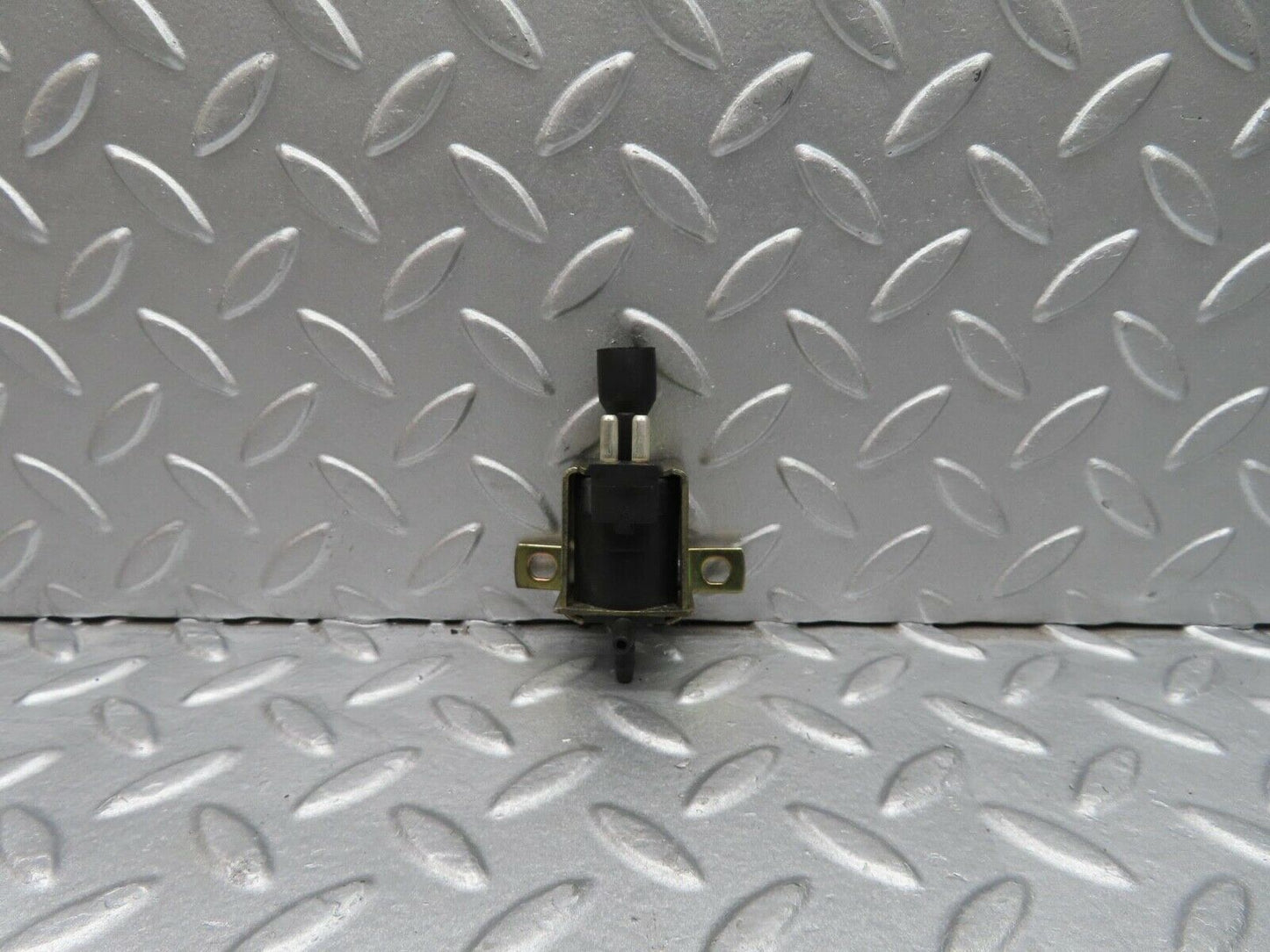 11997 Mercedes-Benz R129 300SL Coupe Vacuum Control Valve Pierburg 0015407097