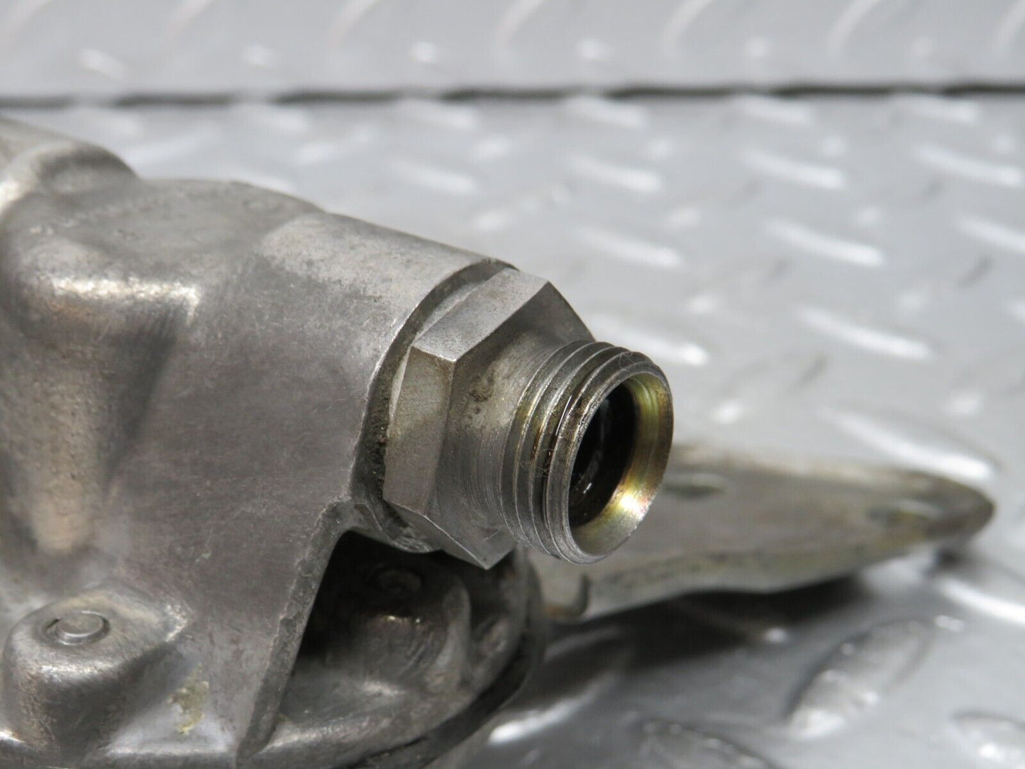 32956 Mercedes-Benz C107 R107 450 V8 Oil Pressure Damper 1161870196 1161870494