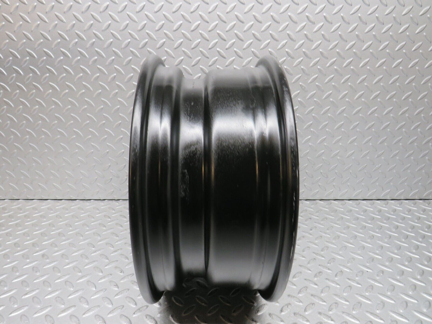 37728 Mercedes-Benz W109 300SEL Steel Wheel 6Jx14H2 ET30 1084000702
