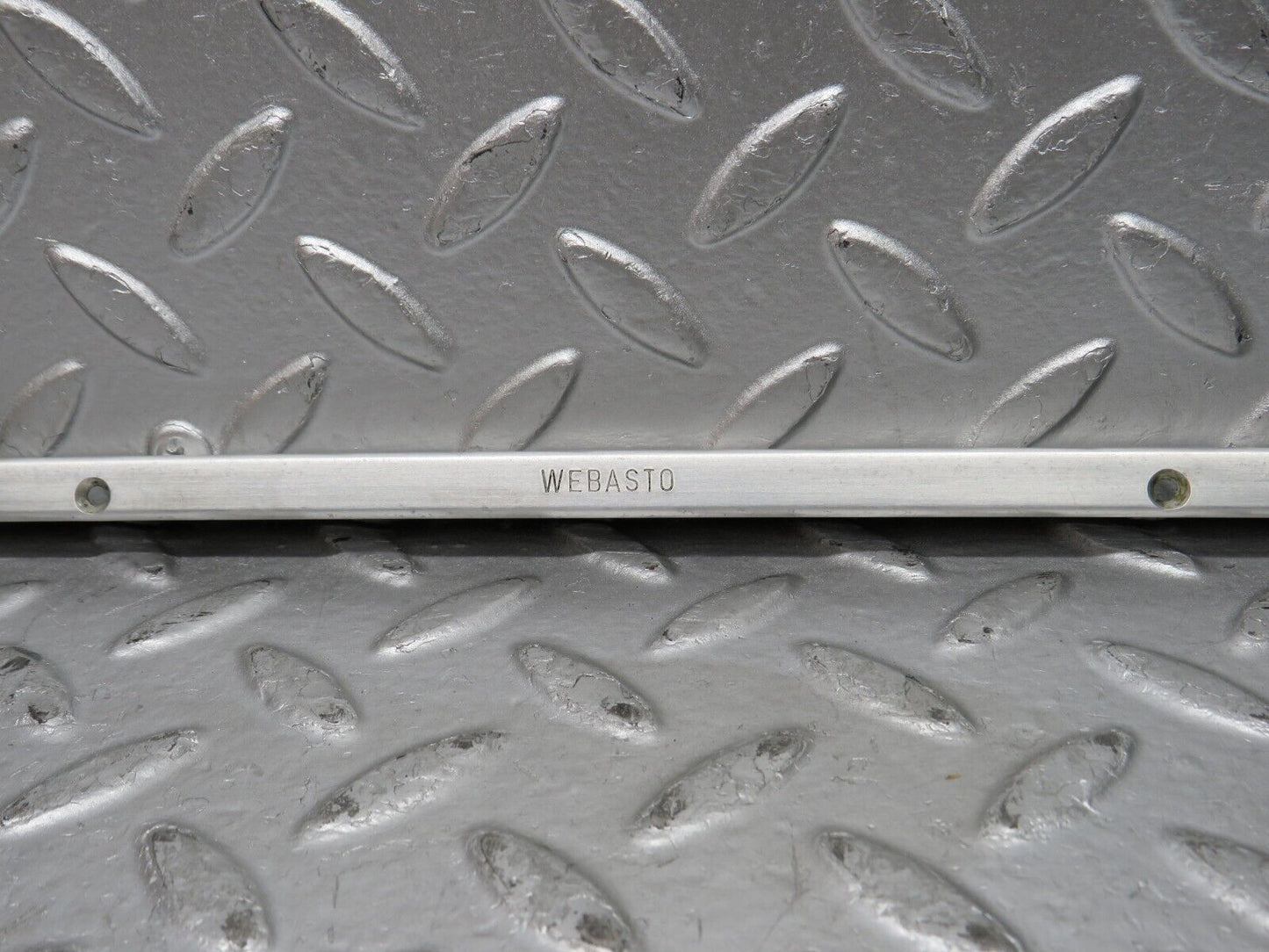 32116 Mercedes-Benz W123 230E Sunroof Chrome Trim