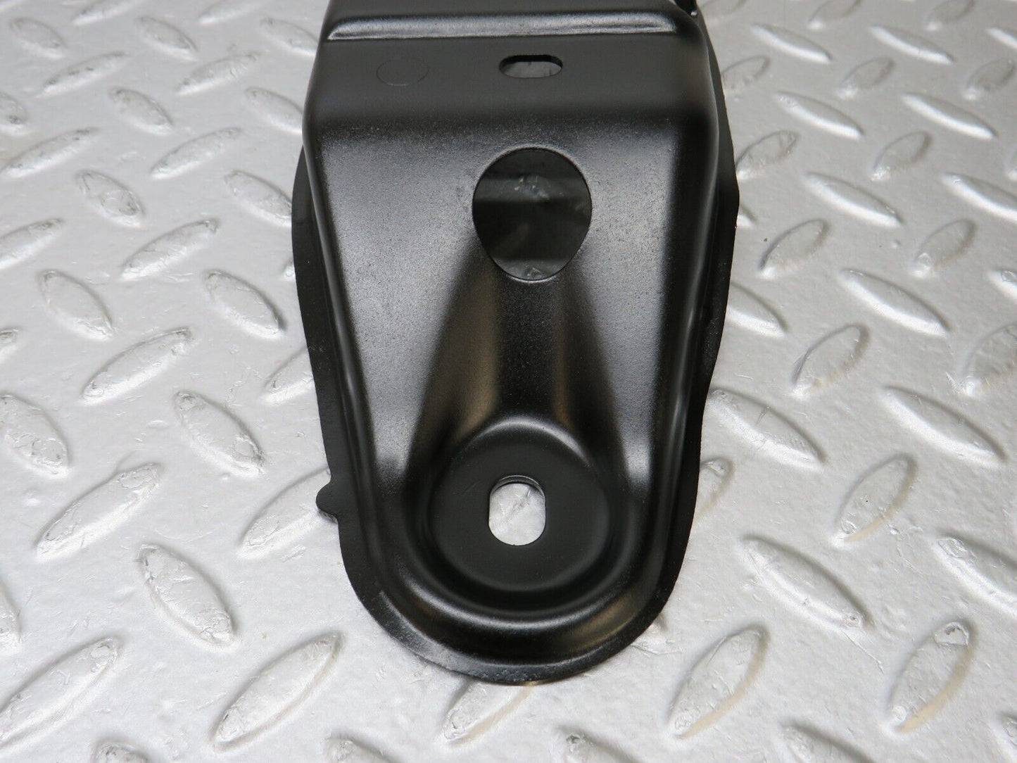 36781 Mercedes-Benz W201 190E Gearbox Mount Bracket
