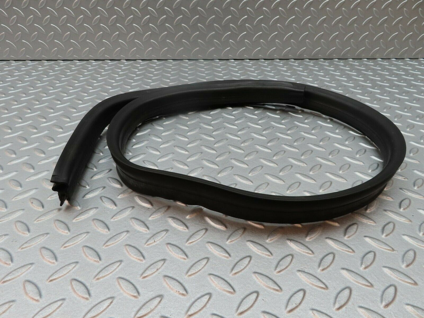5385 Mercedes-Benz W124 230E Firewall Rubber Seal