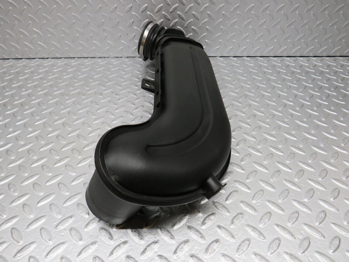 39443 Mercedes-Benz R129 320SL Coupe Air Intake Pipe 1041413404 1040940391