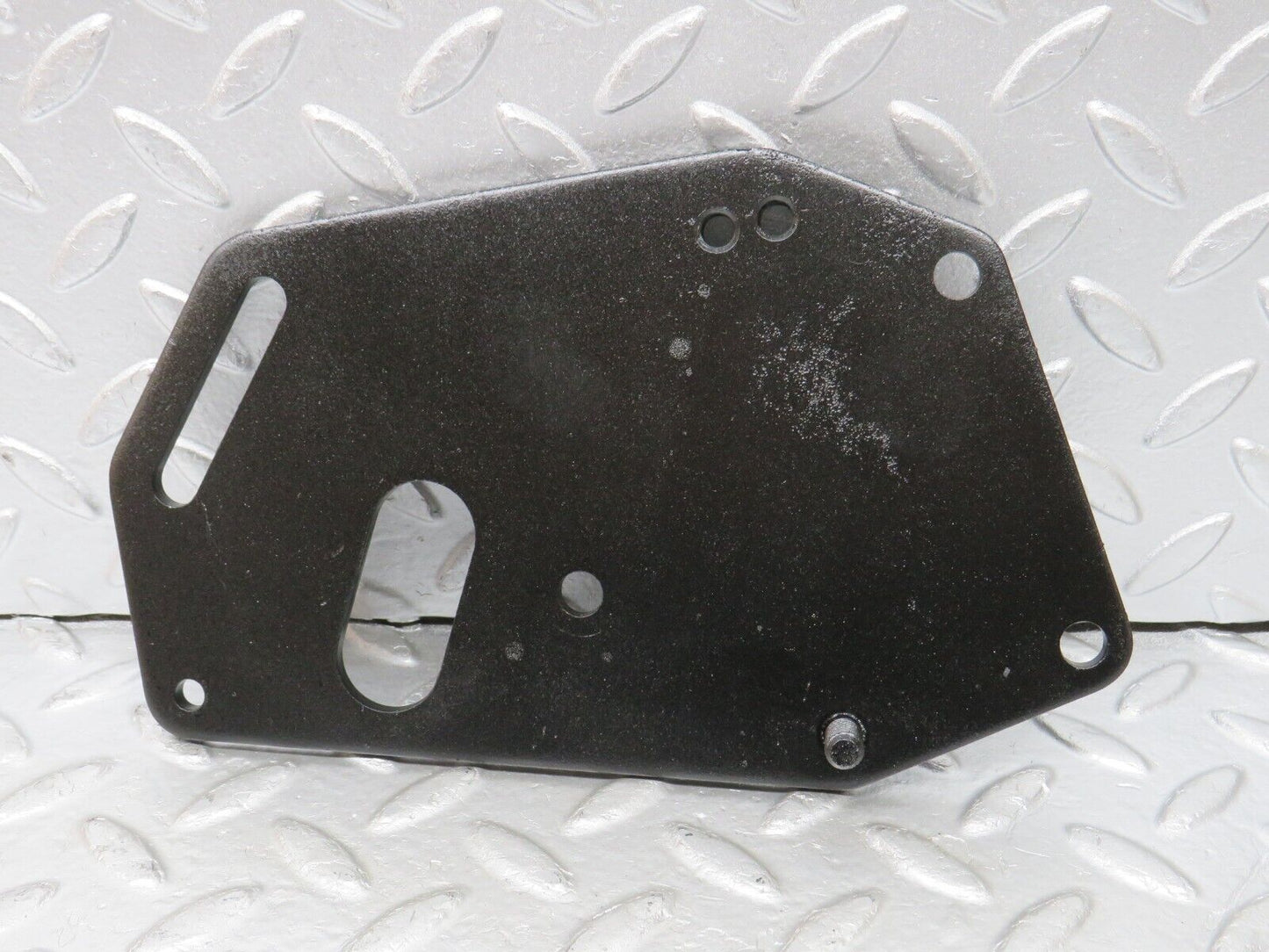32985 Mercedes-Benz C107 R107 350 V8 Power Steering Pump Bracket