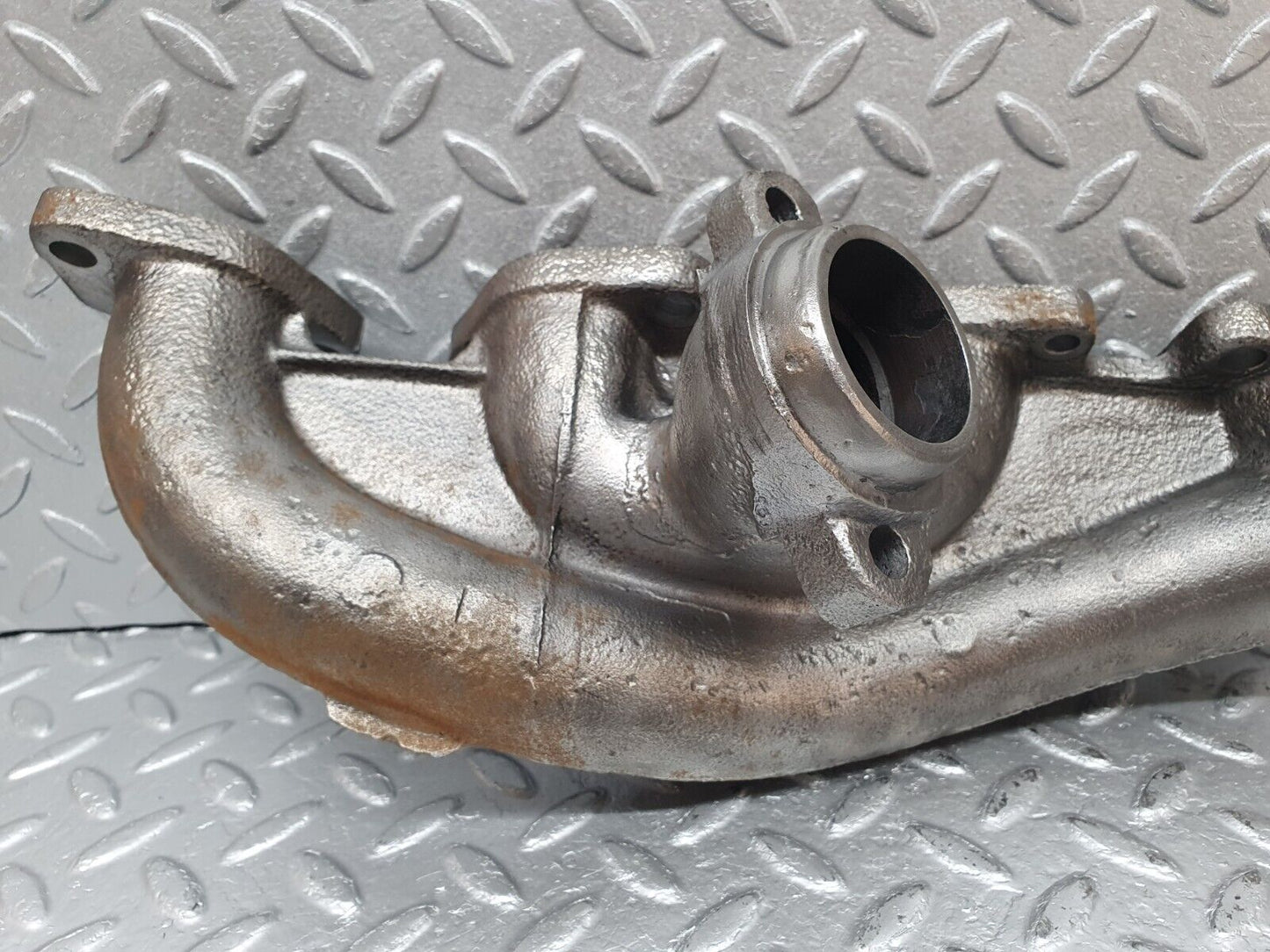 41583 Mercedes-Benz W124 200E Exhaust Manifold 1021423101