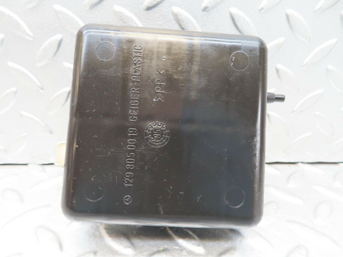 15083 Mercedes-Benz W140 S320 Air Vacuum Expansion Tank 1298050019